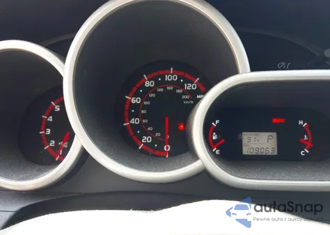 2010 Pontiac Vibe из США, поврежденный, VIN 5Y2SP6E82AZ404761